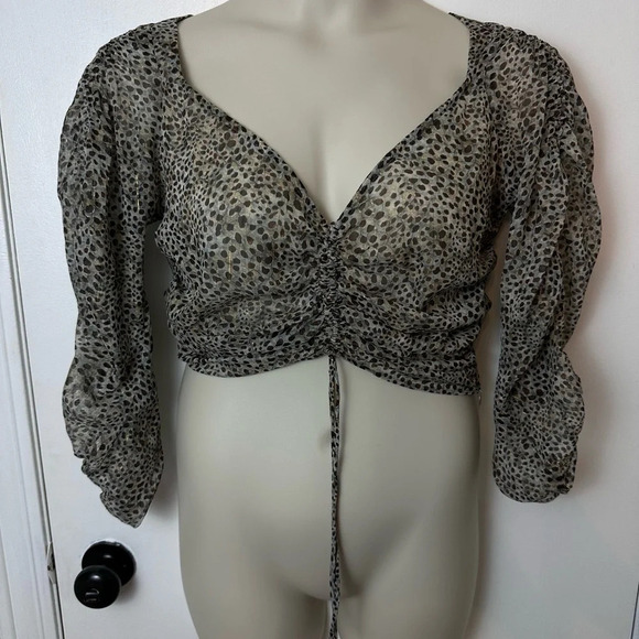 Zara Blouse Size Large Sheer Leopard Print Cropped V-Neck Ruched Side Zip #1356 - Picture 4 of 10